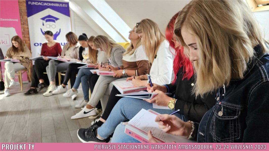 383854884_2804341353039082_6004291258441399624_n